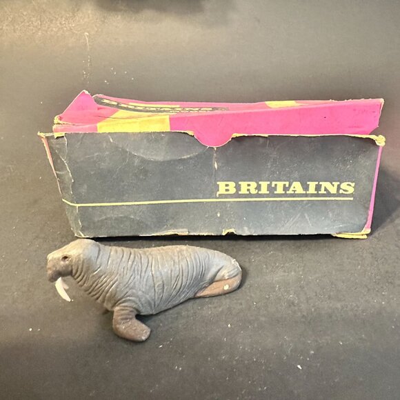 Britains Zoo Models Walrus Lot England - Picture 1 of 5